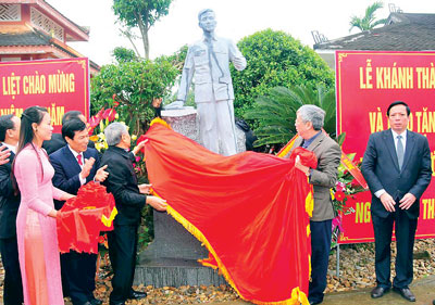 Khánh thành tượng Đại tướng Nguyễn Chí Thanh tại Khu lưu niệm Đại tướng ở thôn Niêm Phò, xã Quảng Thọ, huyện Quảng Điền, tỉnh Thừa Thiên - Huế.